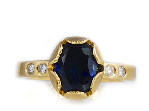 PRINCESS KATE INSPIRED SAPPHIRE ENGAGEMENT RING